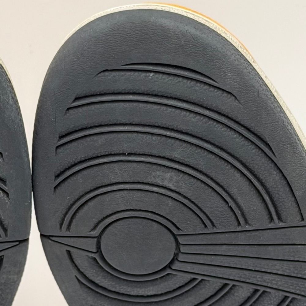 Jordan 1 Mid University Gold 640734-700 2.5Y - Picture 13 of 14